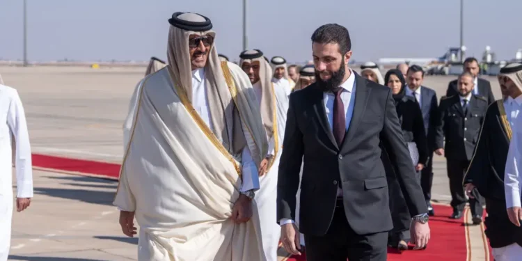 Emir Qatar, Sheikh Tamim bin Hamad Al Thani, tiba di Damaskus dan diterima oleh Presiden Suriah Ahmed Al-Sharaa (Amiri Diwan)