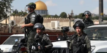 Polisi Israel di Al Aqsa